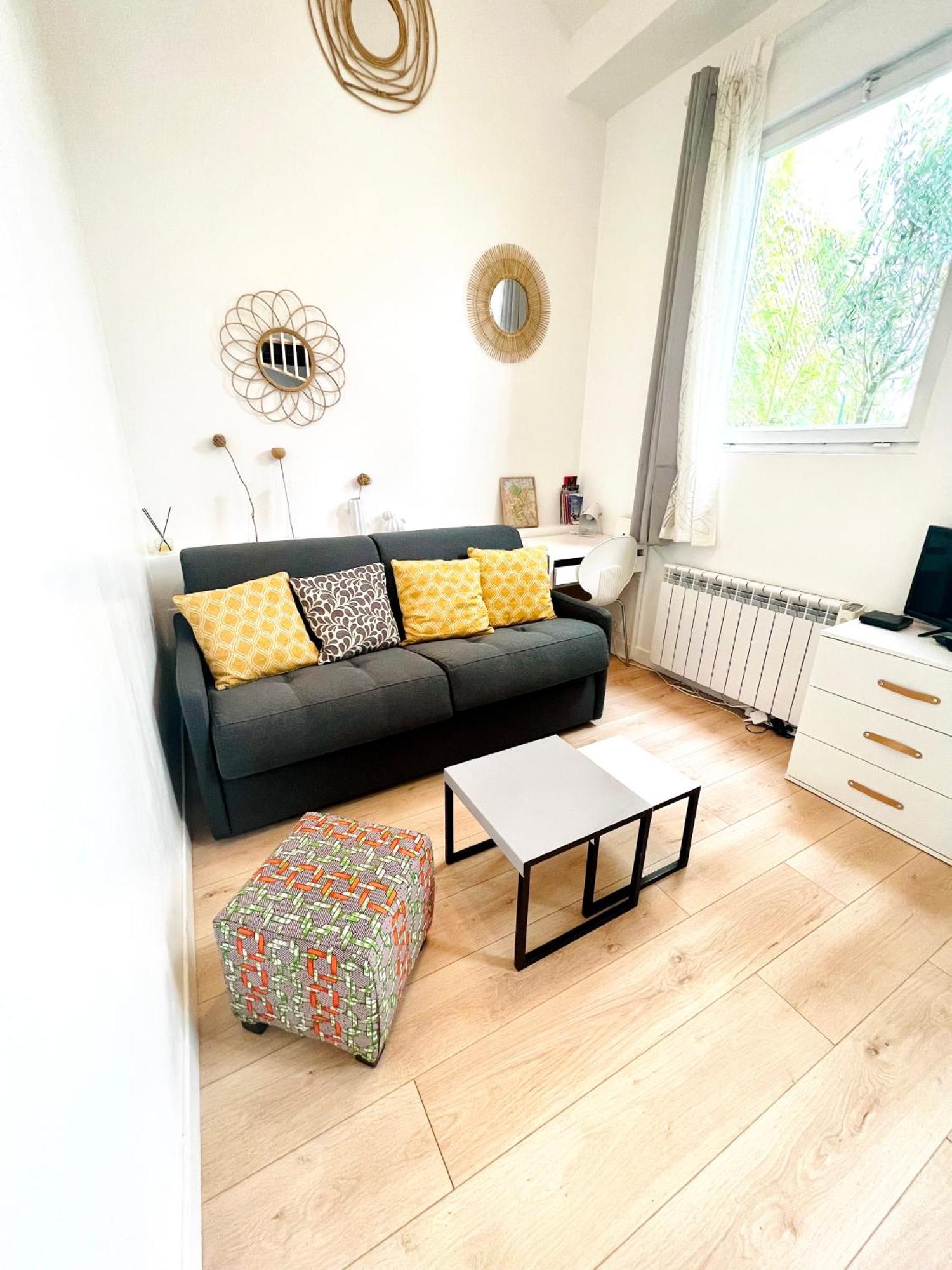 Jolie Mini Maison Lovely Tiny House Vitry-sur-Seine Exterior photo